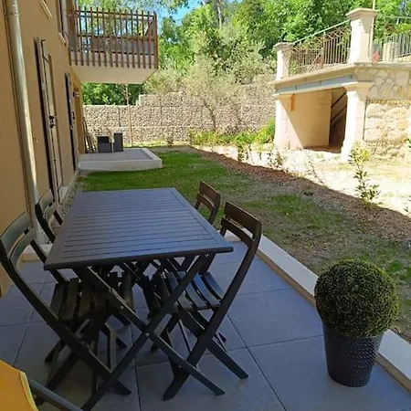 T2 Neuf Avec Terrasse Proche Avignon Apartment *